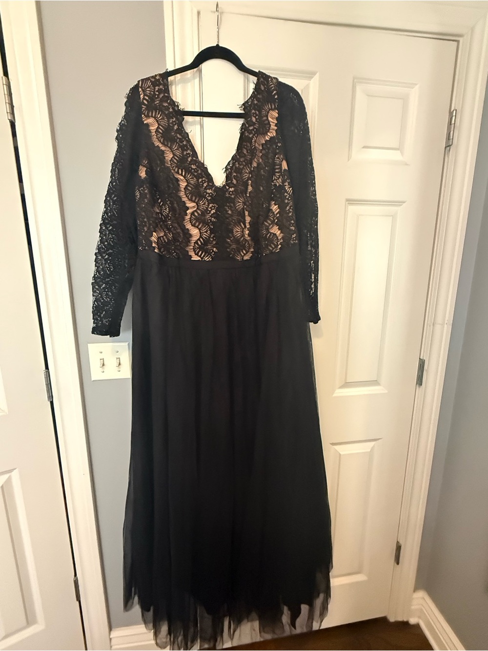 City Chic Black Lace & Tulle Evening Gown with Gold Accent - Picture 2 of 2